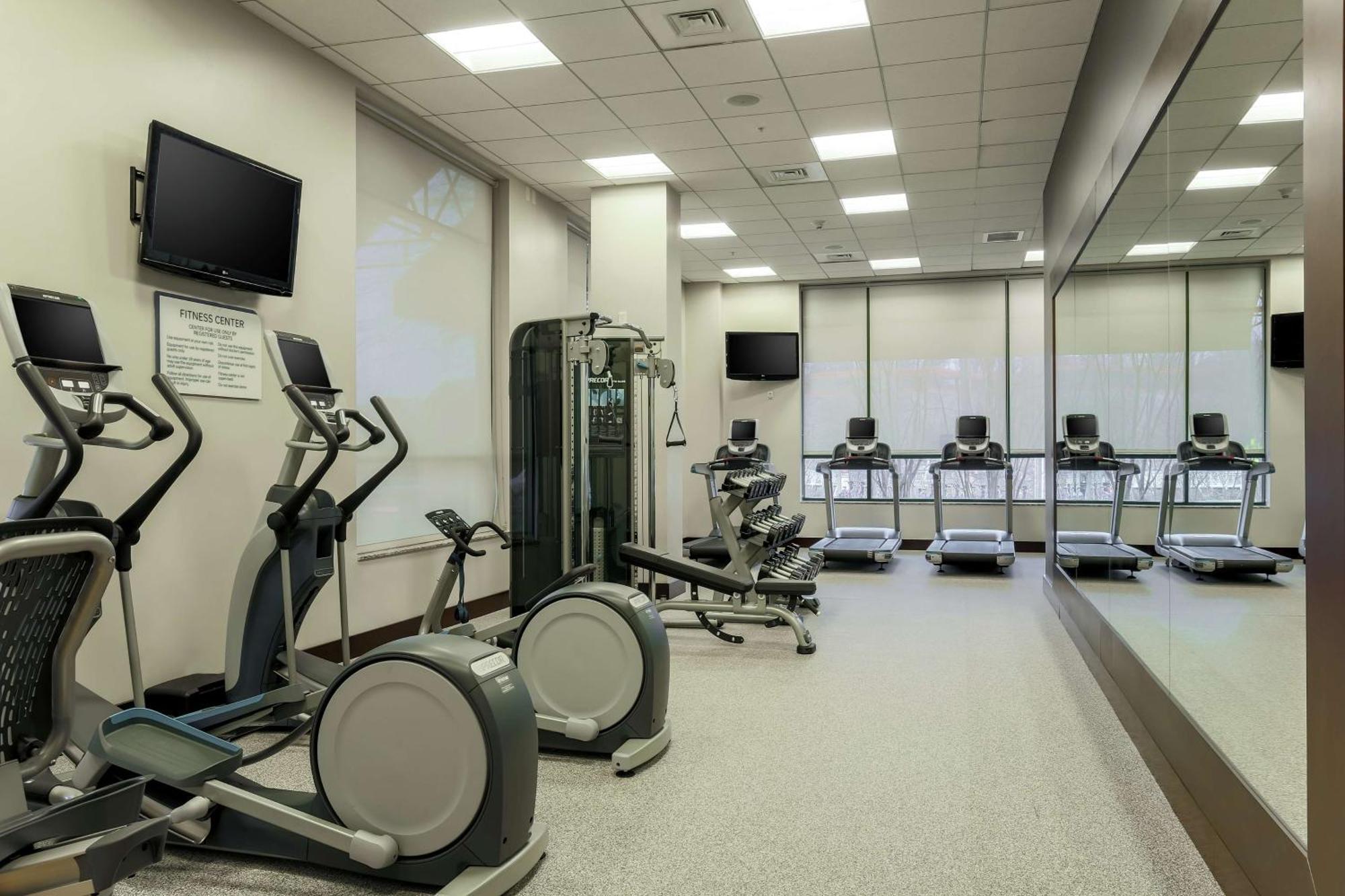 Hilton Garden Inn Shirlington Arlington Eksteriør billede